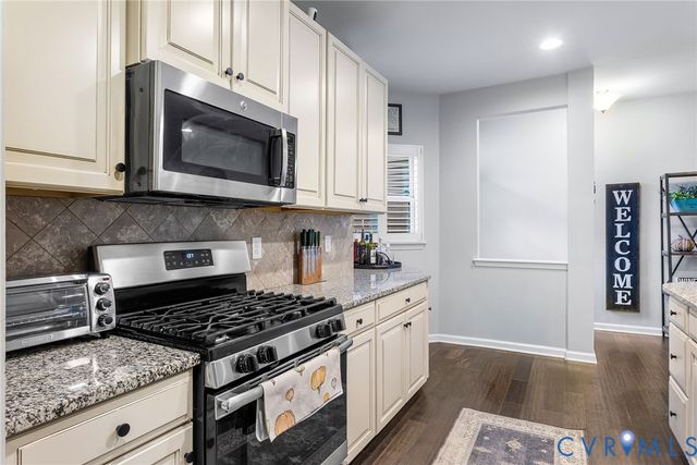 7976 Wistar Woods Ct, Richmond, VA 23228