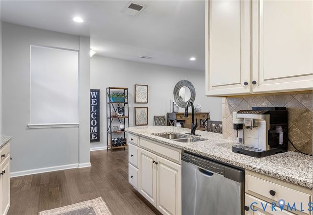 7976 Wistar Woods Ct, Richmond, VA 23228