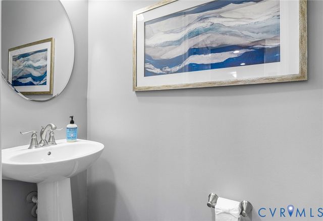 7976 Wistar Woods Ct, Richmond, VA 23228