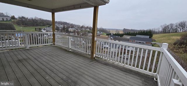 158 BRADFORD SPRING CT, Waynesboro, PA 17268