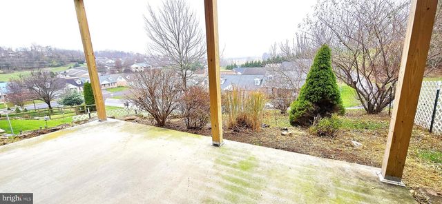 158 BRADFORD SPRING CT, Waynesboro, PA 17268