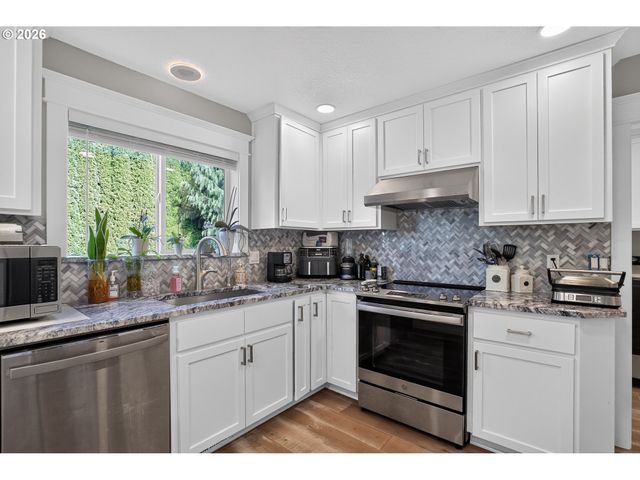 2701 Sw LATOURELL Pl, Troutdale, OR 97060