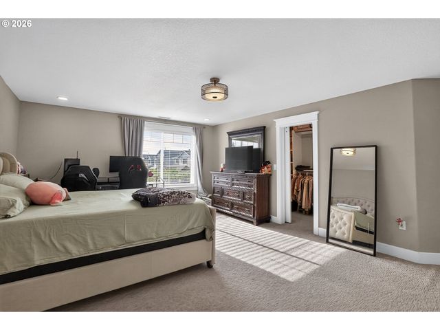 2701 Sw LATOURELL Pl, Troutdale, OR 97060
