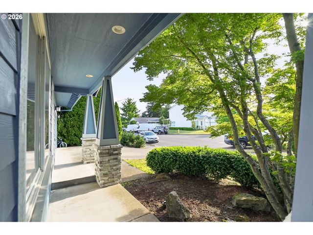2701 Sw LATOURELL Pl, Troutdale, OR 97060