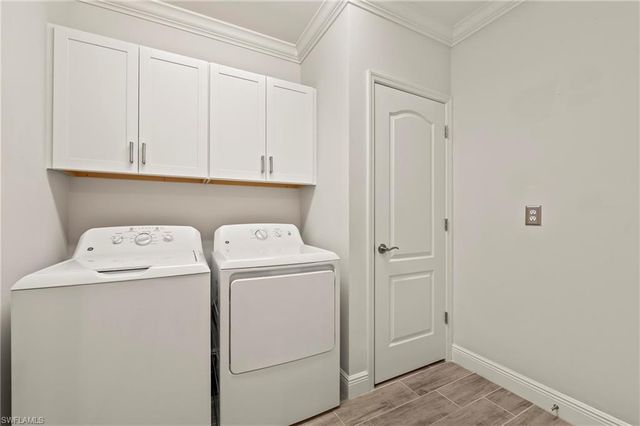 6954 Avalon CIR 703, Naples, FL 34112