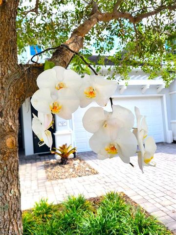 6954 Avalon CIR 703, Naples, FL 34112