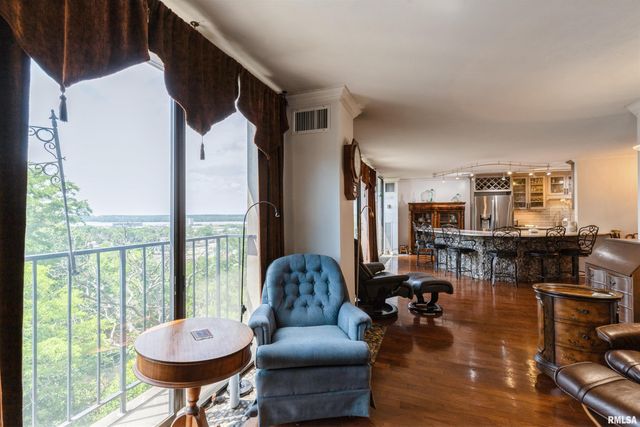 1800 7th St Unit 7A, East Moline, IL 61244