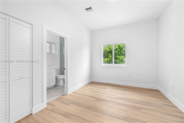 2121 NW 45th St 2123, Miami, FL 33142