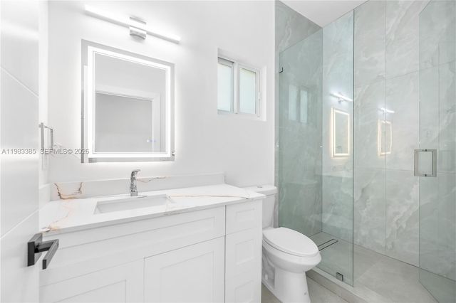 2121 NW 45th St 2123, Miami, FL 33142