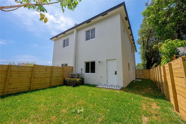 2121 NW 45th St 2123, Miami, FL 33142