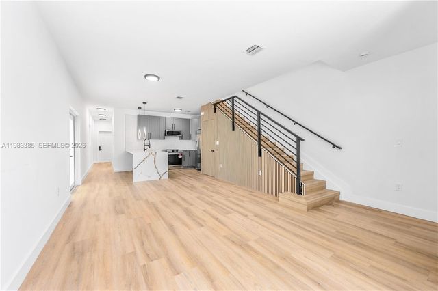 2121 NW 45th St 2123, Miami, FL 33142