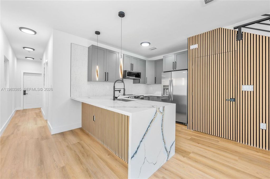 2121 NW 45th St 2123, Miami, FL 33142