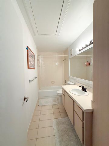 1945 Stratford Way 1945, West Palm Beach, FL 33409