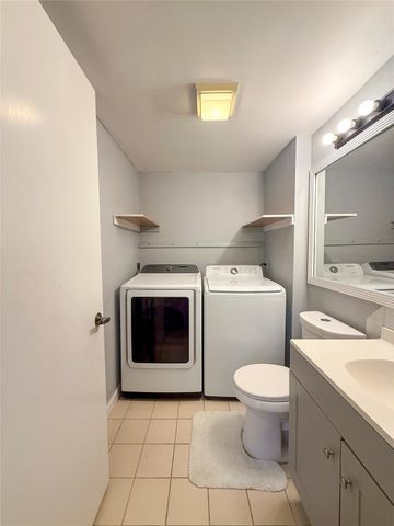 1945 Stratford Way 1945, West Palm Beach, FL 33409