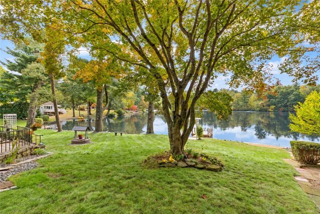 8 Fountain Spring Lane, Johnston, RI 02919