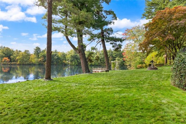 8 Fountain Spring Lane, Johnston, RI 02919
