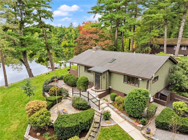 8 Fountain Spring Lane, Johnston, RI 02919
