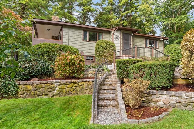 8 Fountain Spring Lane, Johnston, RI 02919