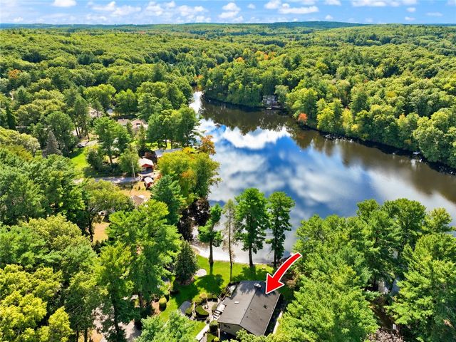 8 Fountain Spring Lane, Johnston, RI 02919
