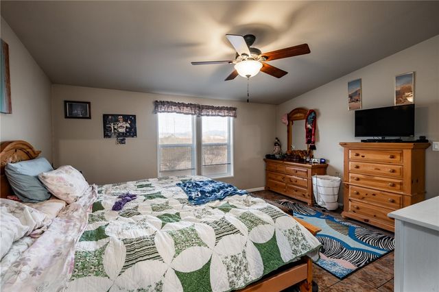 3549 N Glen Canyon Road, Golden Valley, AZ 86413