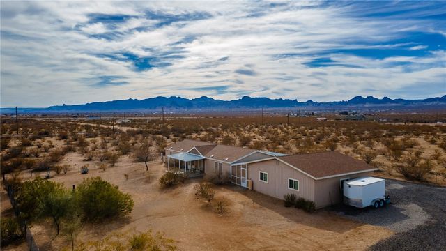 3549 N Glen Canyon Road, Golden Valley, AZ 86413