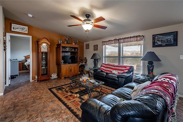 3549 N Glen Canyon Road, Golden Valley, AZ 86413