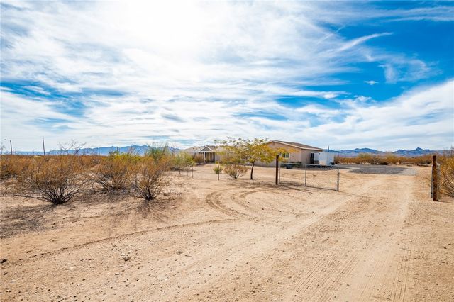 3549 N Glen Canyon Road, Golden Valley, AZ 86413