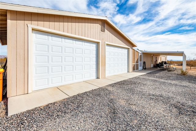 3549 N Glen Canyon Road, Golden Valley, AZ 86413