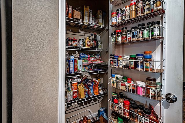 3549 N Glen Canyon Road, Golden Valley, AZ 86413