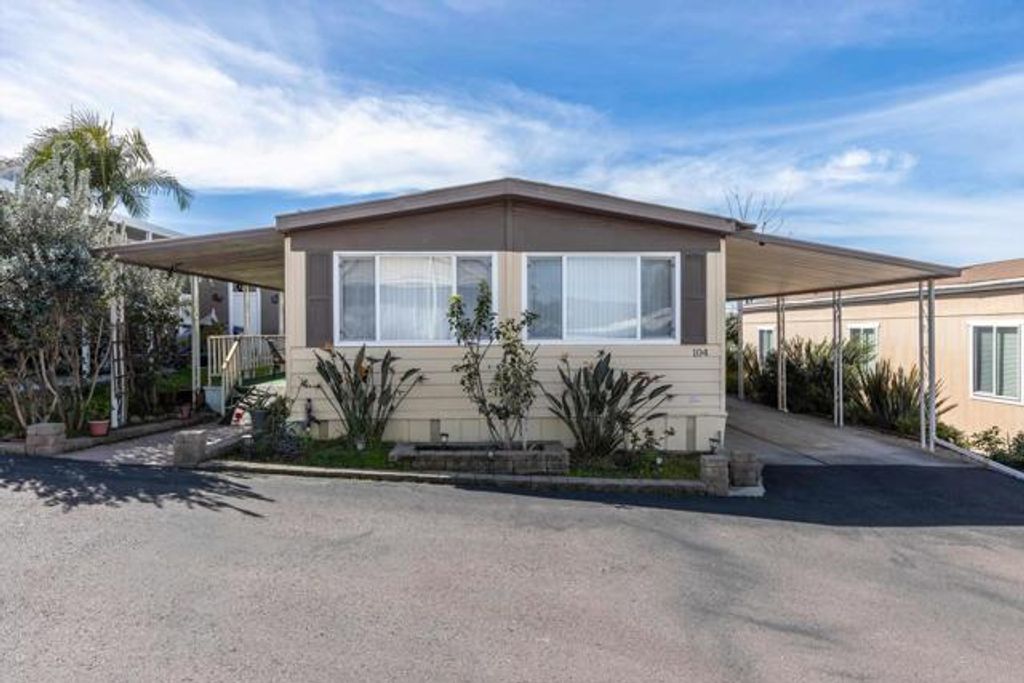 718 Sycamore 104, Vista, CA 92083