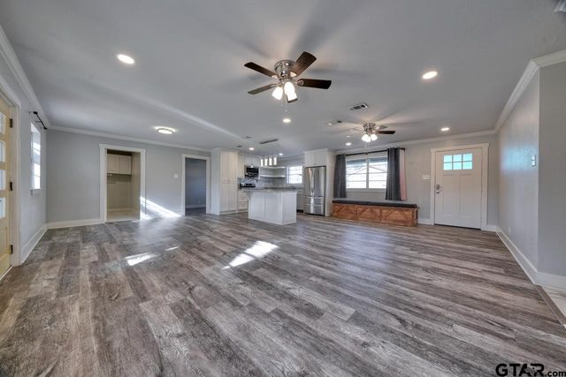 3021 McDonald Rd, Tyler, TX 75701