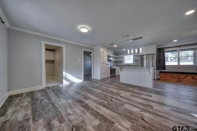 3021 McDonald Rd, Tyler, TX 75701