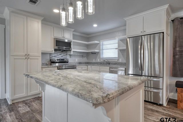 3021 McDonald Rd, Tyler, TX 75701