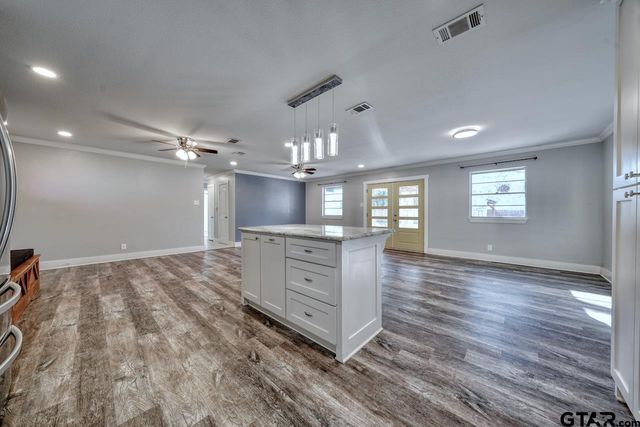 3021 McDonald Rd, Tyler, TX 75701