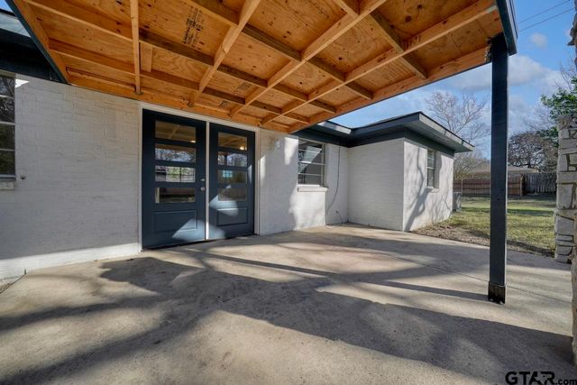 3021 McDonald Rd, Tyler, TX 75701