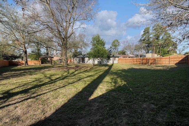 3021 McDonald Rd, Tyler, TX 75701