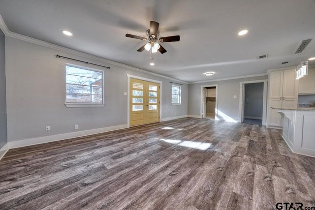 3021 McDonald Rd, Tyler, TX 75701