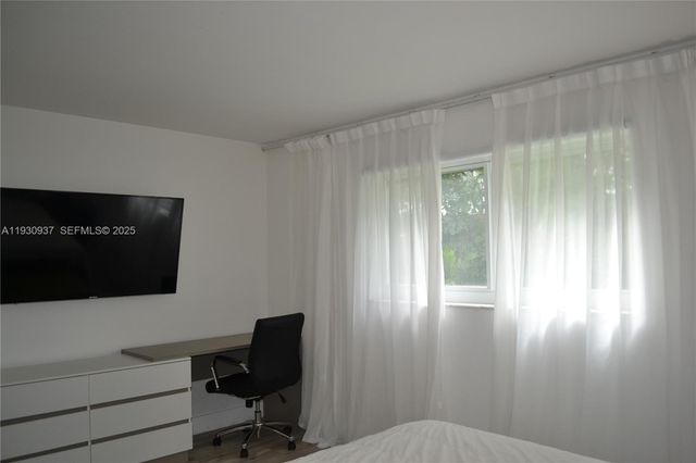 2201 Brickell Ave 8, Miami, FL 33129