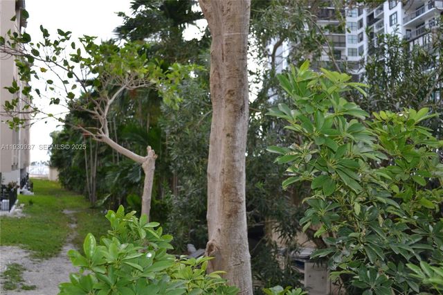 2201 Brickell Ave 8, Miami, FL 33129