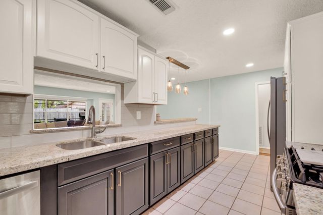 16603 Rigger Lane, Houston, TX 77062