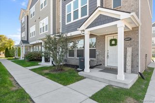 2937 E Square Lake Road, Troy, MI 48085