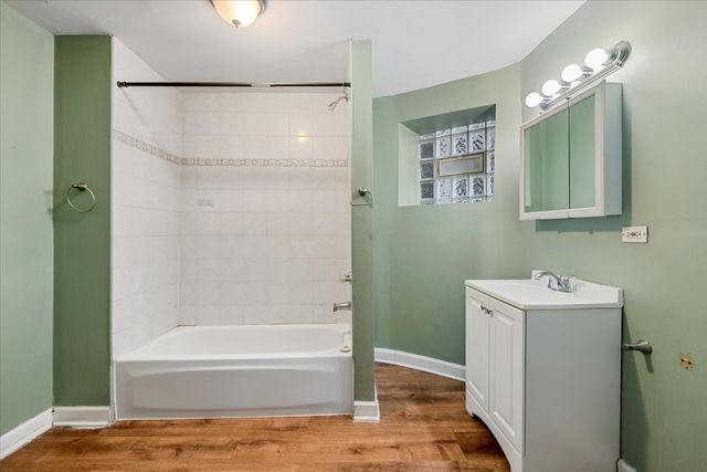 3923 W Polk Street, Chicago, IL 60624