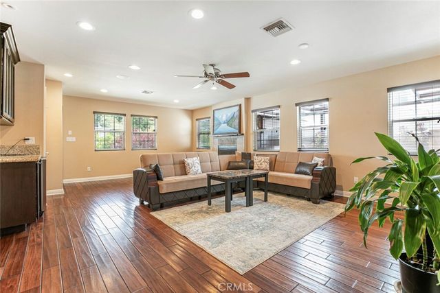 7129 Forbes Avenue, Van Nuys, CA 91406