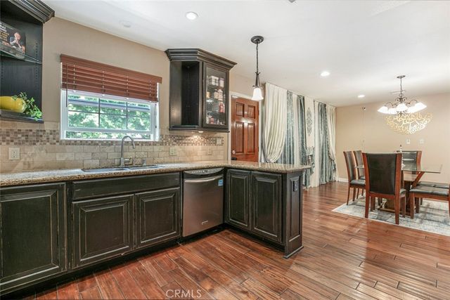 7129 Forbes Avenue, Van Nuys, CA 91406