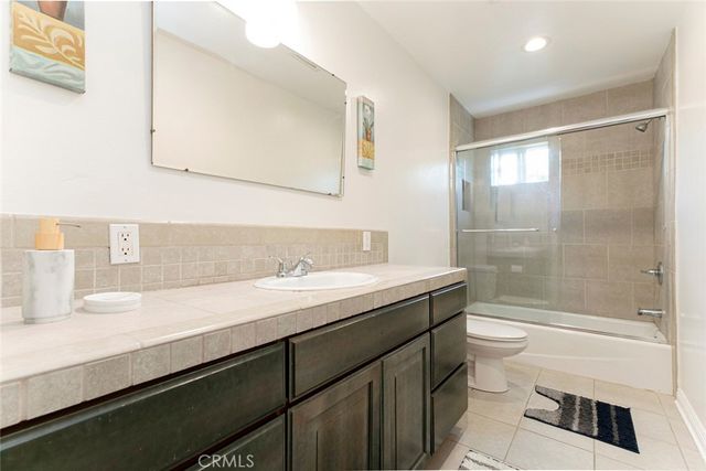 7129 Forbes Avenue, Van Nuys, CA 91406