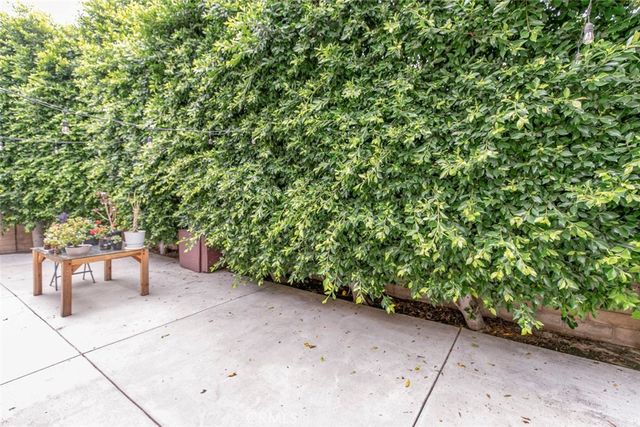 7129 Forbes Avenue, Van Nuys, CA 91406