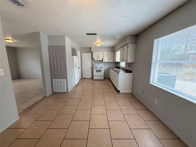 614 LARRY DRIVE, Deland, FL 32724