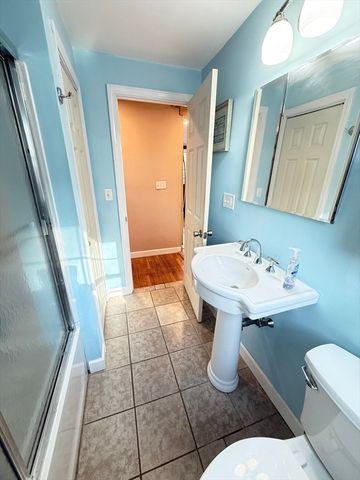 7 Central St, Saugus, MA 01906