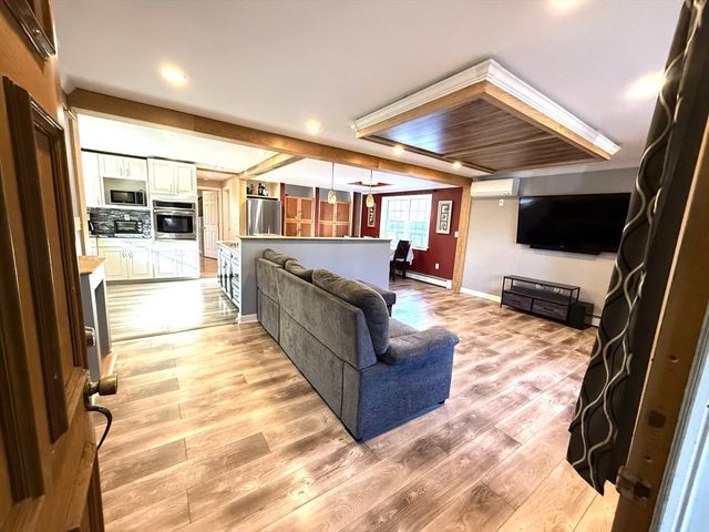 7 Central St, Saugus, MA 01906