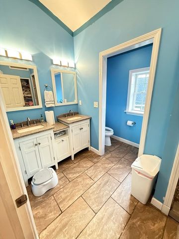 7 Central St, Saugus, MA 01906